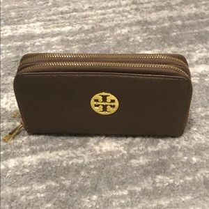 Tory Burch wallet/wristlet